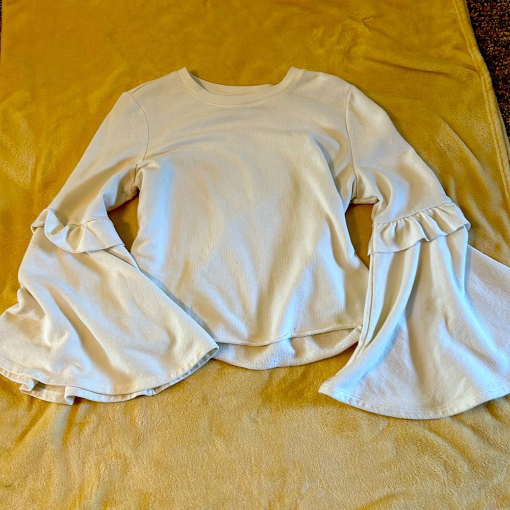 White shirt with big sleeve